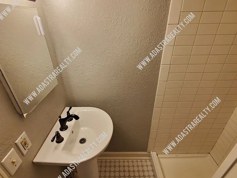 4521 Fairmount Ave — Photo 25