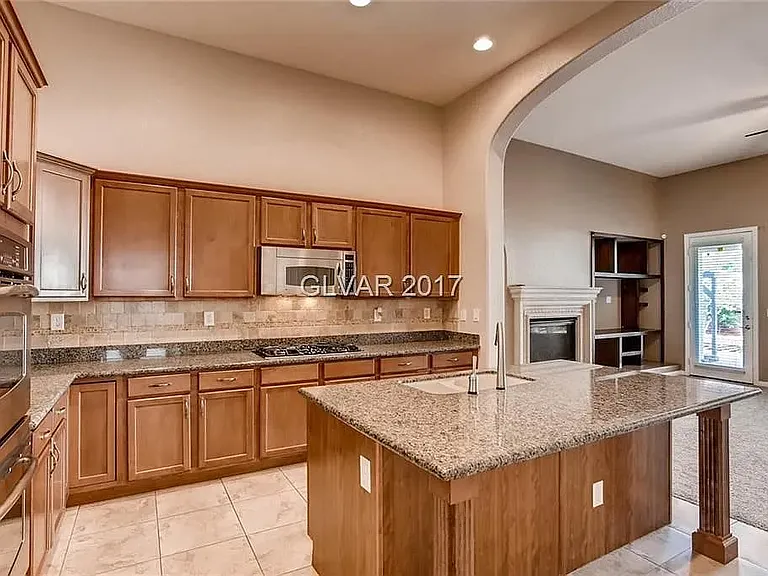8462 Elche Ct — Photo 4