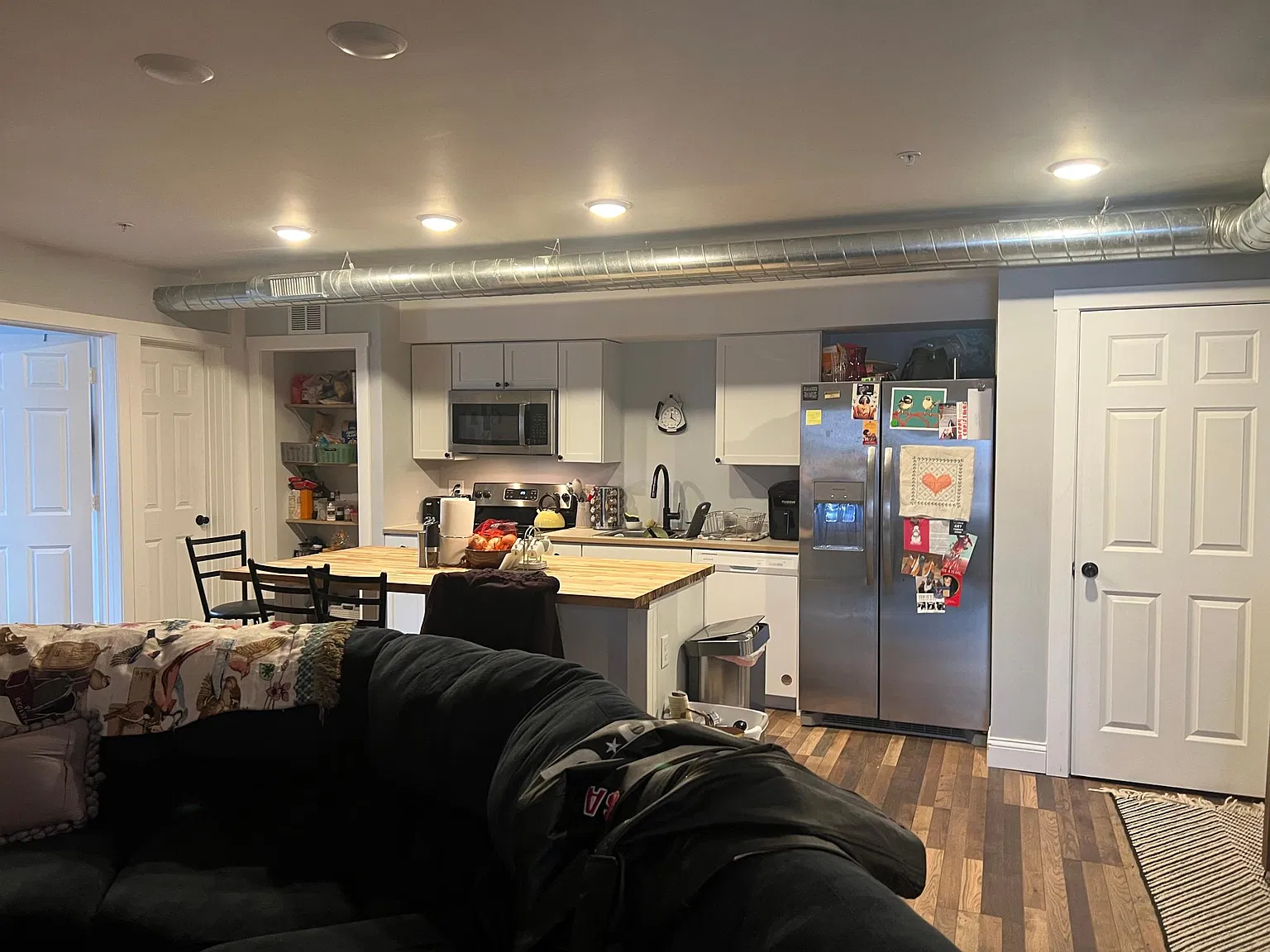 4 bed, 2200 sqft, $2,400 — Photo 2