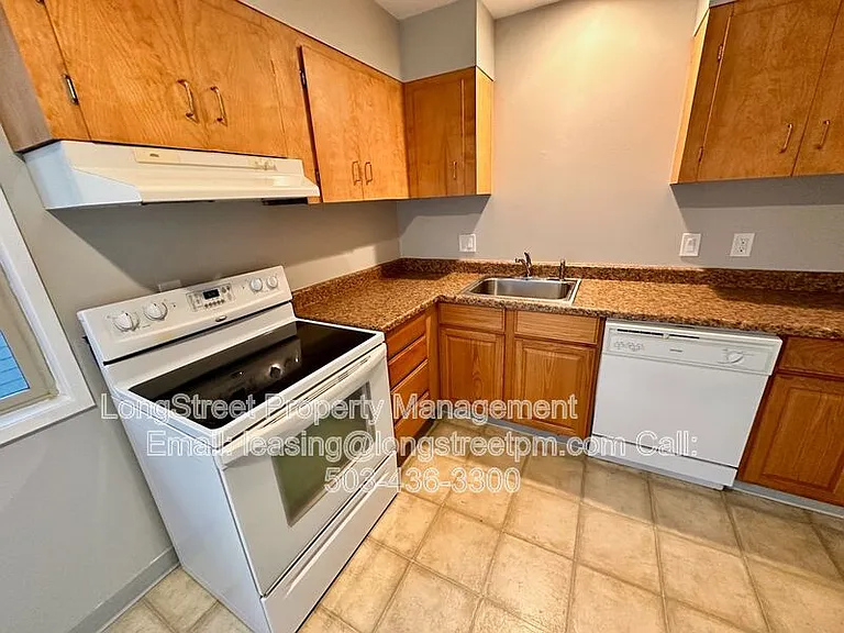 121 SE 30th Pl — Photo 4