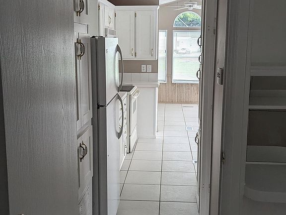 5th image of 7000 N Main St #16597210