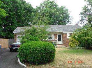 45 Oakley Dr, Huntington Station, NY 11746