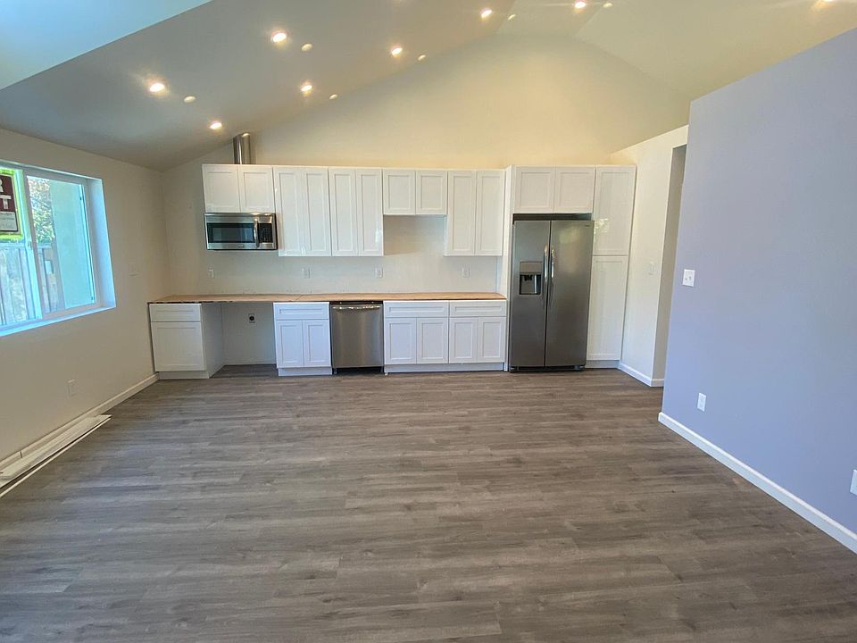1st image of 2502 Goodwin Ave #2