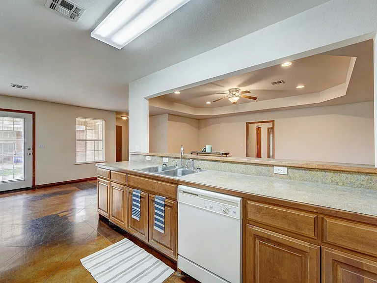 Waters Edge Duplexes — Photo 5
