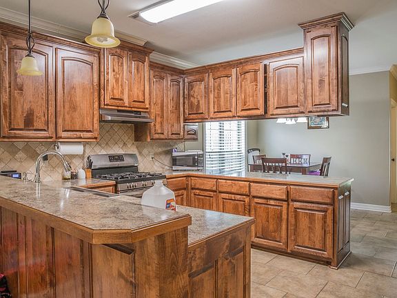 3rd image of 125 Autumn Place Dr