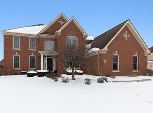 4226 Meadow View Dr, Saint Charles, IL 60175