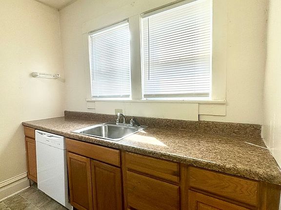 3rd image of 721 Richwood Ave