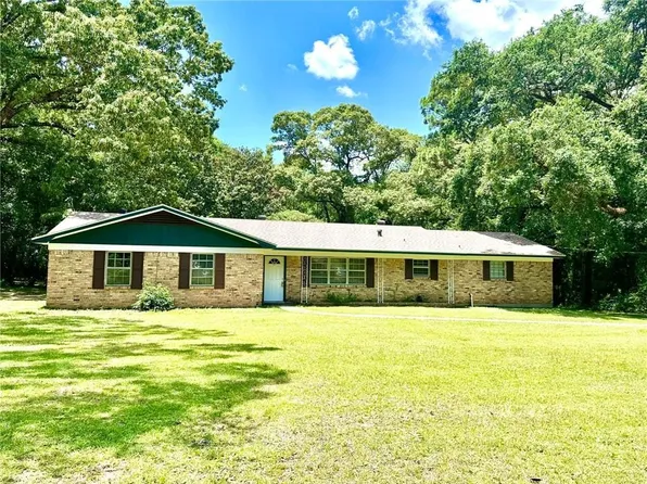 10050 Border Dr E, Grand Bay, AL 36541