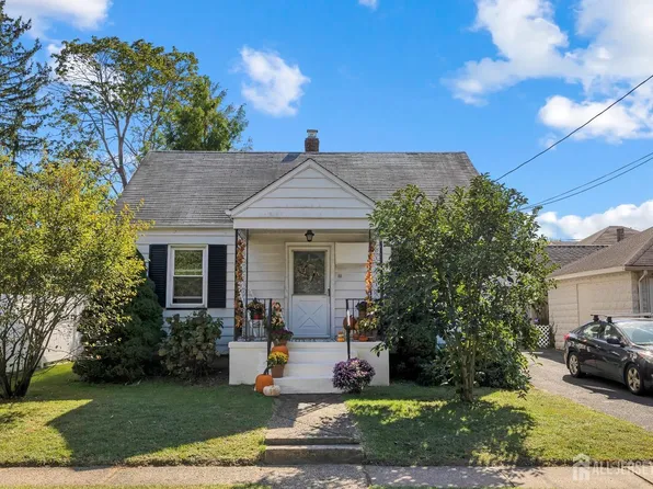11 Maple Ave, North Brunswick, NJ 08902