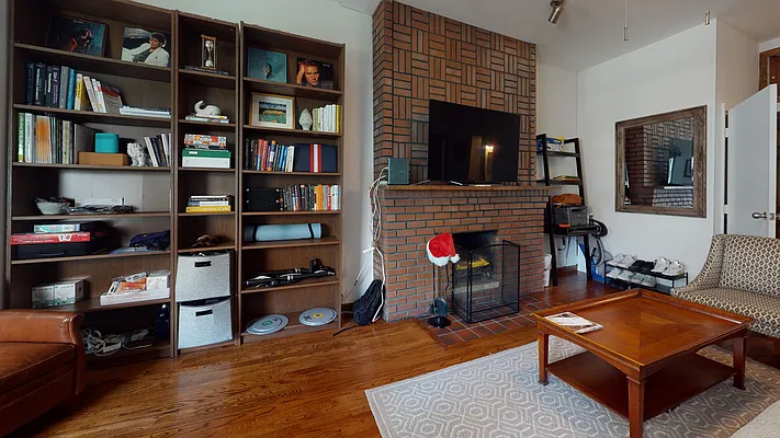 Rented by Bond New York | media 7