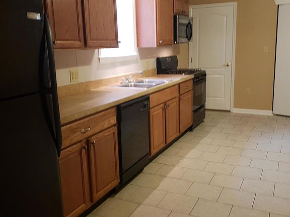 2nd image of 3239 Wilbur Ave