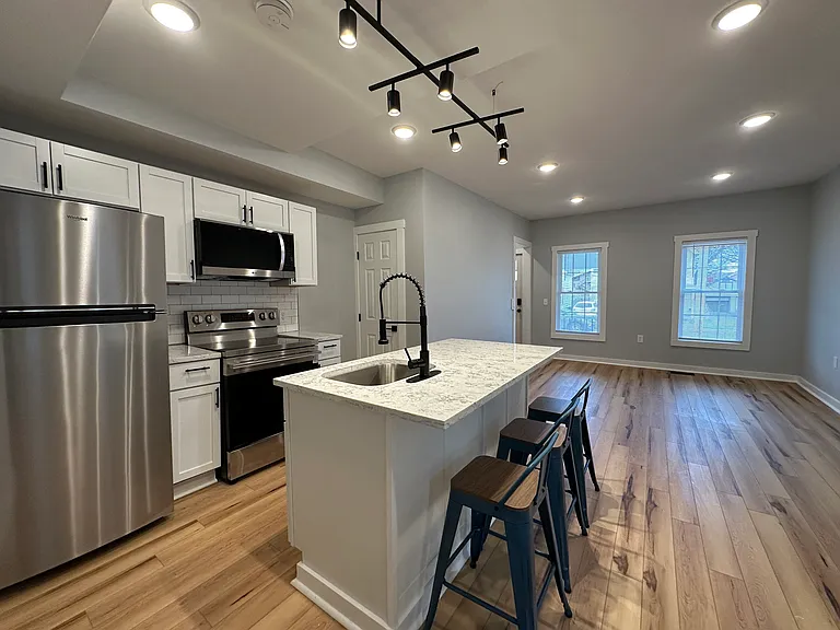 128 Caroline Ave #2 — Photo 11