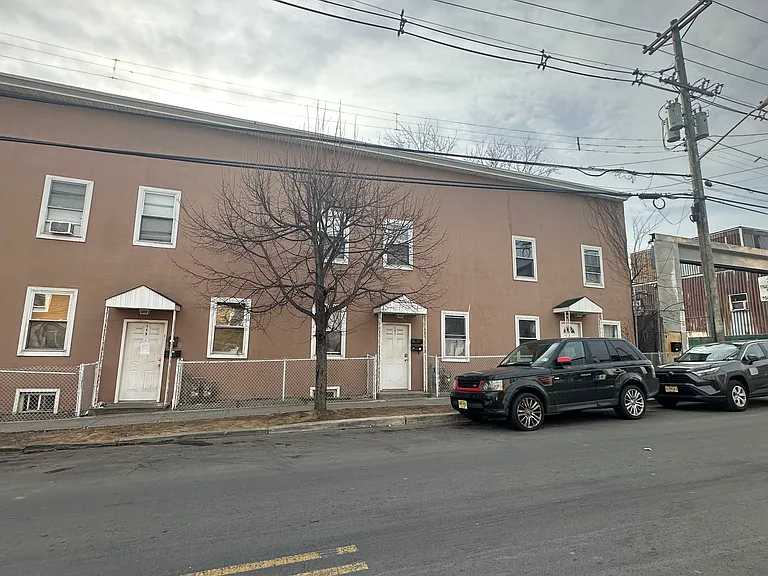 660 S Park St #2 — Photo 6