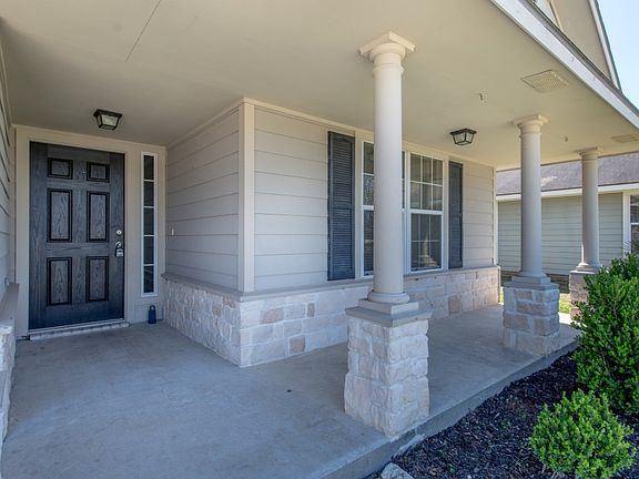 3rd image of 2705 Darwood Ct