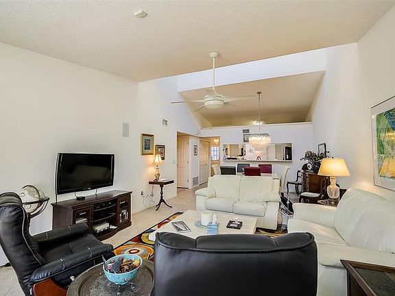 4th image of 4427 Winston Ln S #52