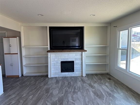 2nd image of 418 East St