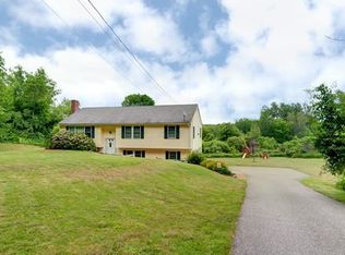 10 Town Farm Rd, North Brookfield, MA 01535