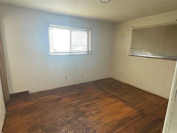 4th image of 10401 Baron Dr