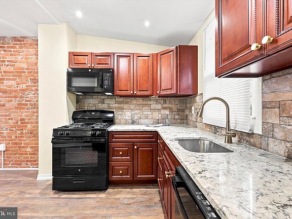 3rd image of 135 N Millick St