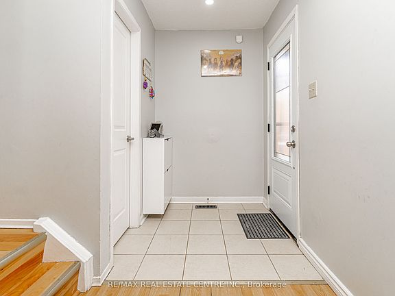 3rd image of 28 Silverstream Rd