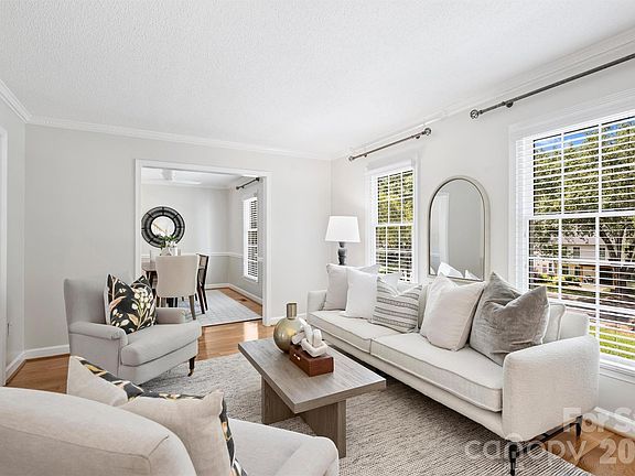 5th image of 4013 Bridgewood Ln