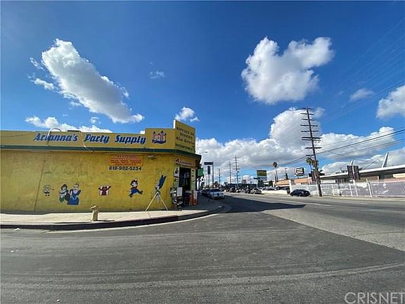 5th image of 12034 Vanowen St