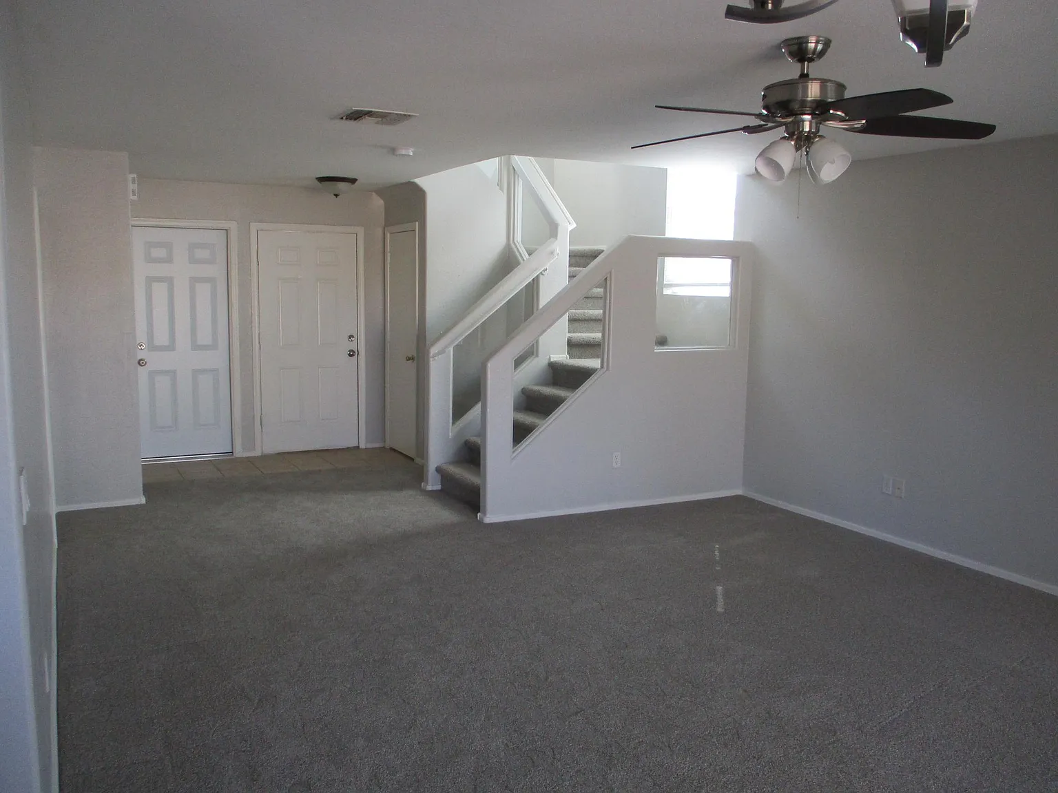 4 bed, 1937 sqft, $1,795 — Photo 3