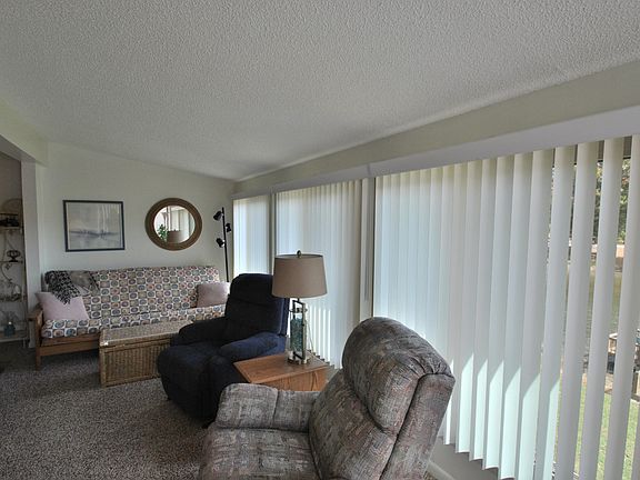5th image of 0 Lakeshore Ter #29-10
