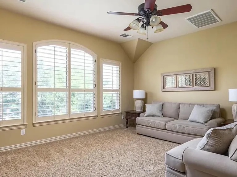 828 Hidden Glen Dr — Photo 15