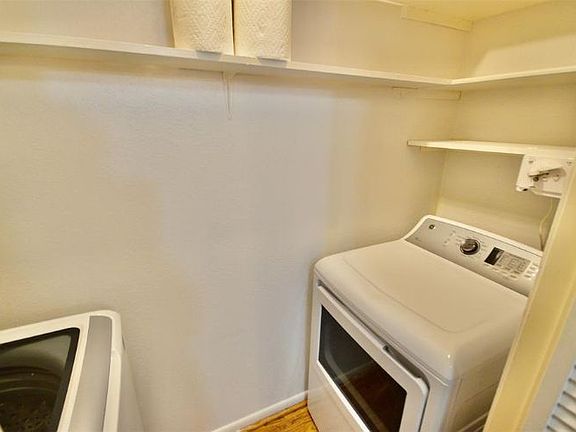 4th image of 6431 Creekbend Dr #96