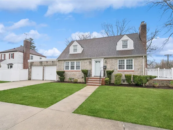 213-03 33rd Avenue, Bayside, NY 11361