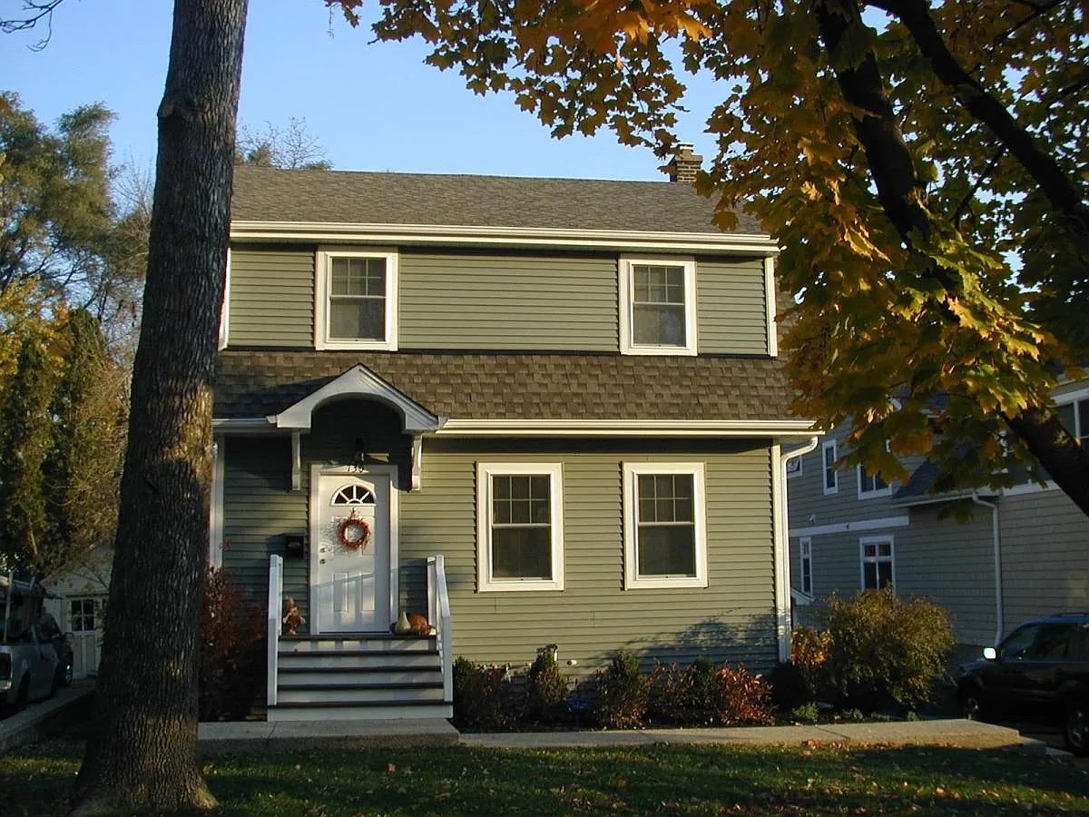 730 Meadow Ln photo 1