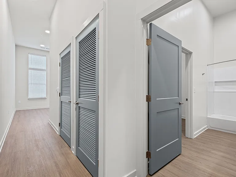 220 S Claybrook St — Photo 16