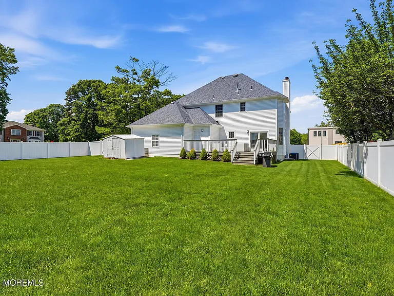 17 Georgetown Rd — Photo 33