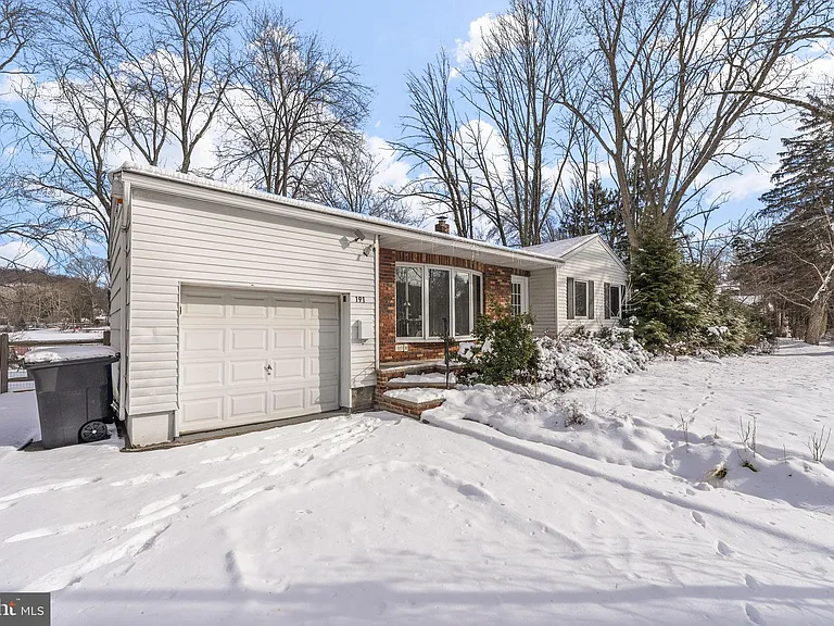 191 Lakeshore Dr — Photo 25