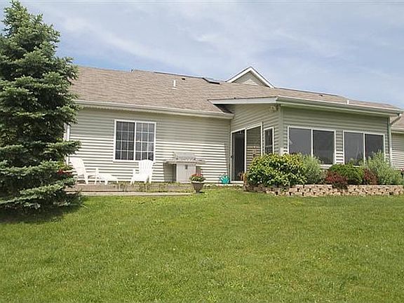 3rd image of 2919 Lake Pointe Dr