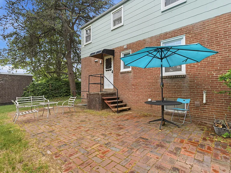 855 N Frederick St — Photo 17