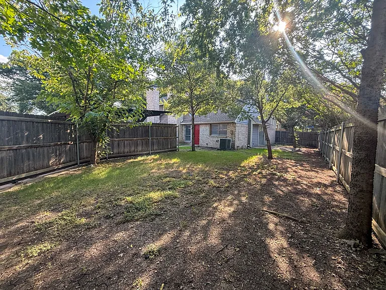 612-614 Towne House Ln — Photo 30