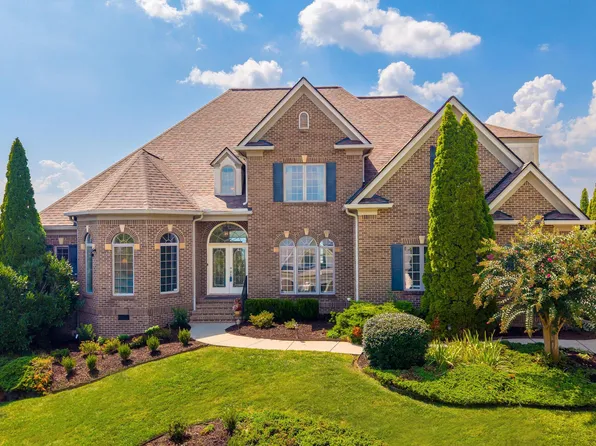 2252 Horizons Dr, Ooltewah, TN 37363