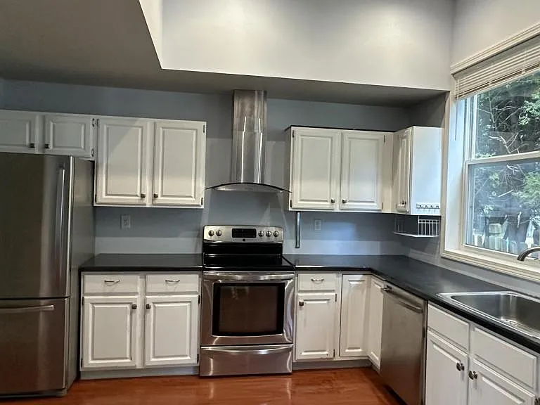21 Skylark Dr — Photo 3