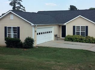 1319 Crestview Rd, Winder, GA 30680