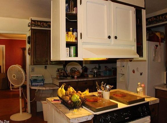3rd image of 2997 Dyer St