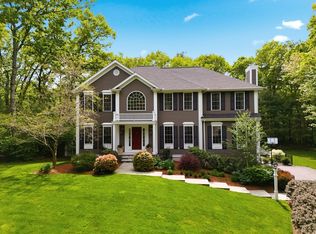 115 Webster Woods Ln, North Andover, MA 01845