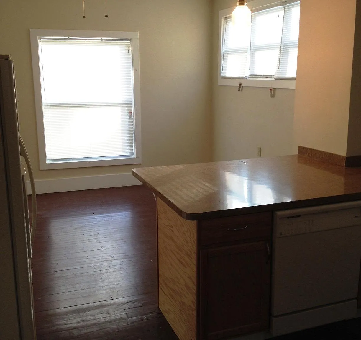 3 bed, 1300 sqft, $1,650 — Photo 3