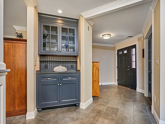 5th image of 14 McIntosh Dr