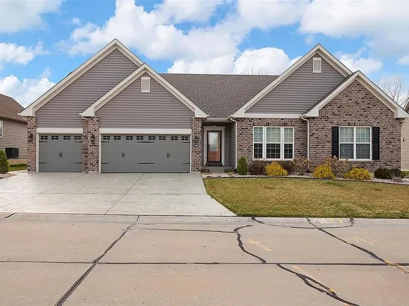 544 Miralago Shore Dr, Saint Peters, MO 63376