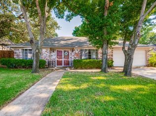 6724 Starnes Rd, North Richland Hills, TX 76182