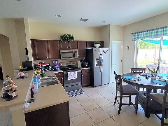 4th image of 613 S Glancy Dr