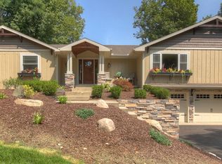 6727 Burger Dr SE, Grand Rapids, MI 49546