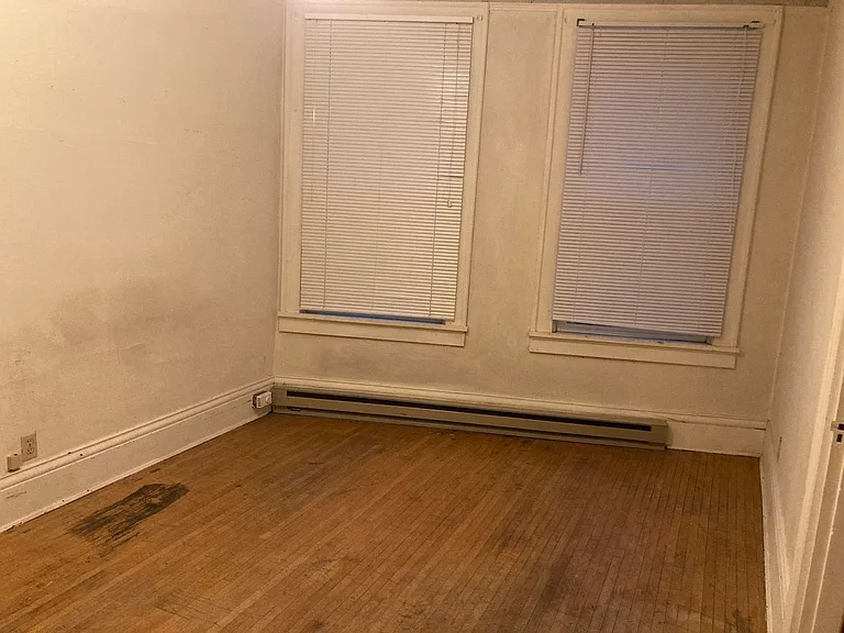 545 NE Oak St — Photo 15
